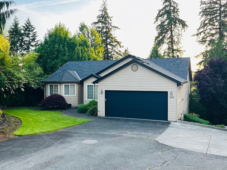 NE 24th Ave — Photo 1