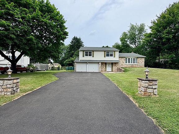 2nd image of 31 Rembrandt Ln