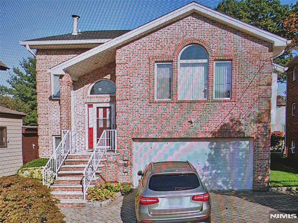 1st image of 2411 6th St Unit B