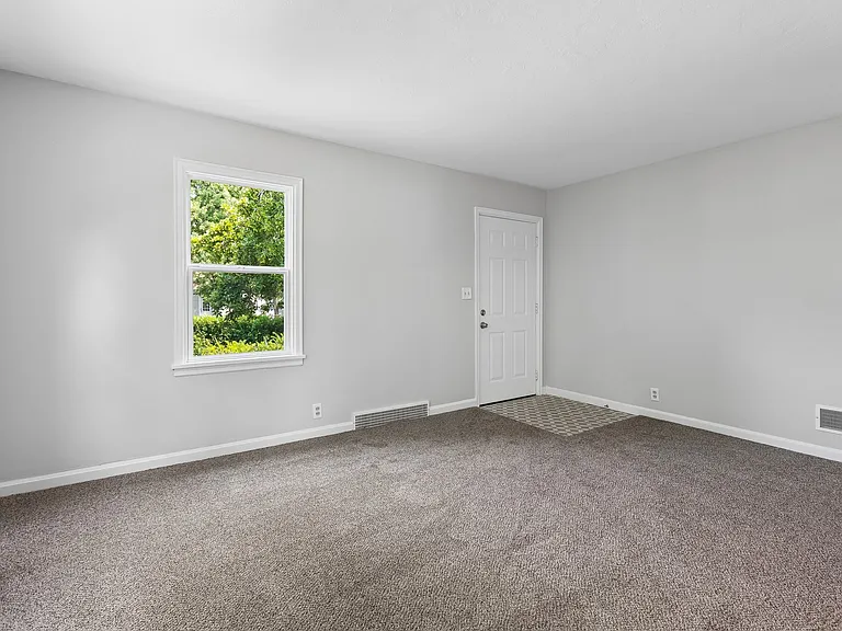 2602 Madison St — Photo 4