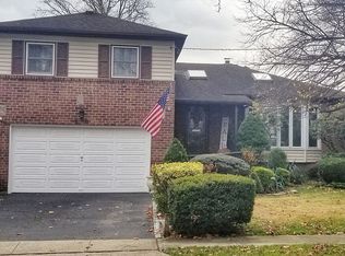 2112 Kenwood Pl, Bellmore, NY 11710