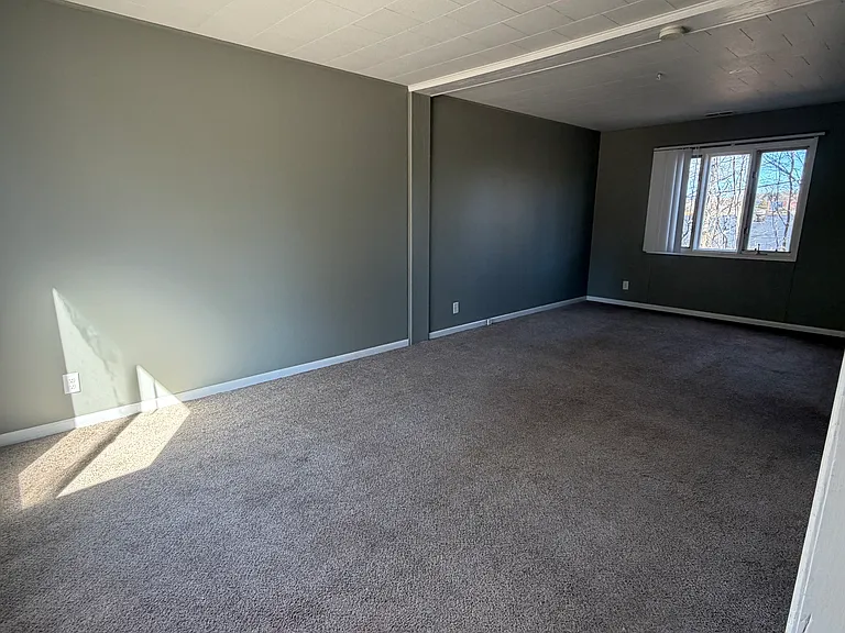 752 Anderson St — Photo 2