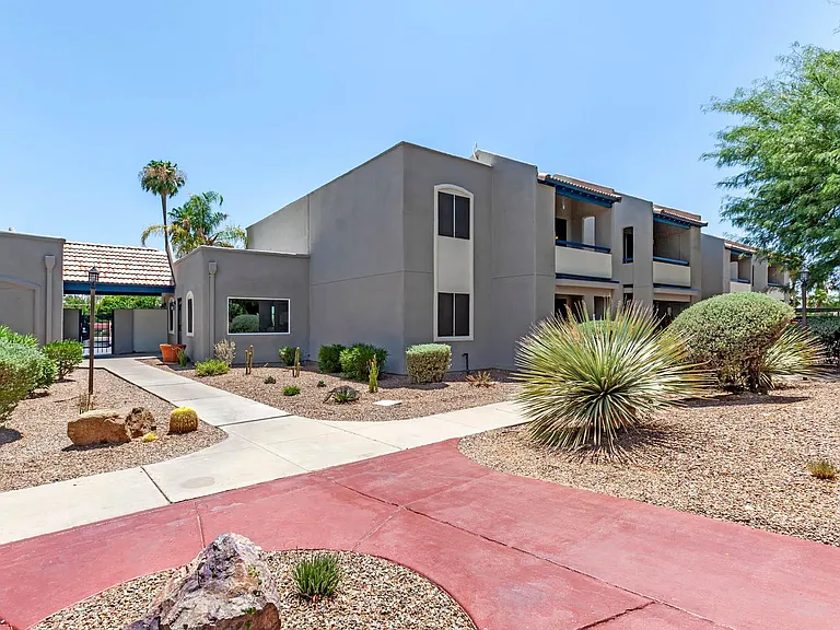 Agave Apartments — Photo 10