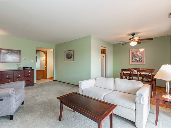 3rd image of 5704 W 128th St APT 1D