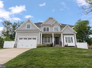 7606 Leonard Dr, Falls Church, VA 22043