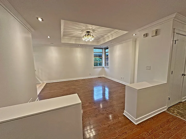 8561 Seascape Ln — Photo 12