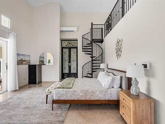 4th image of 44 Cocoloba St