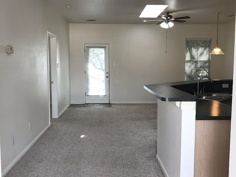 3104 Northwest Blvd #D — Photo 2