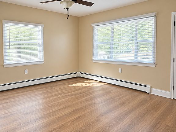 5th image of 1147 Main St #3