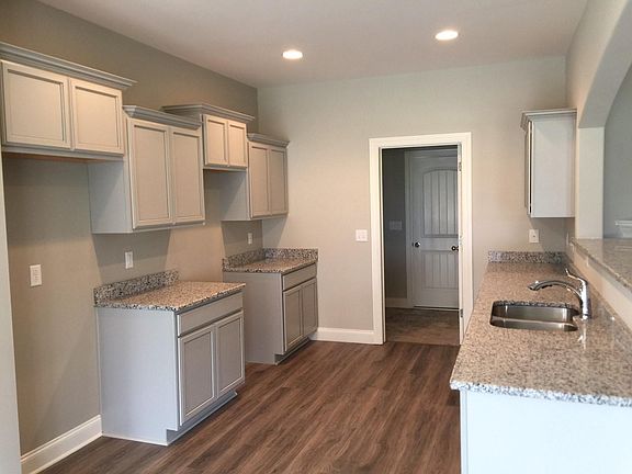 5th image of 554 High Echelon Cres Lot 83