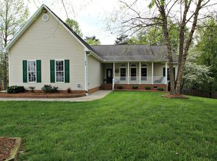 670 Trotters Ridge Ln, Kernersville, NC 27284