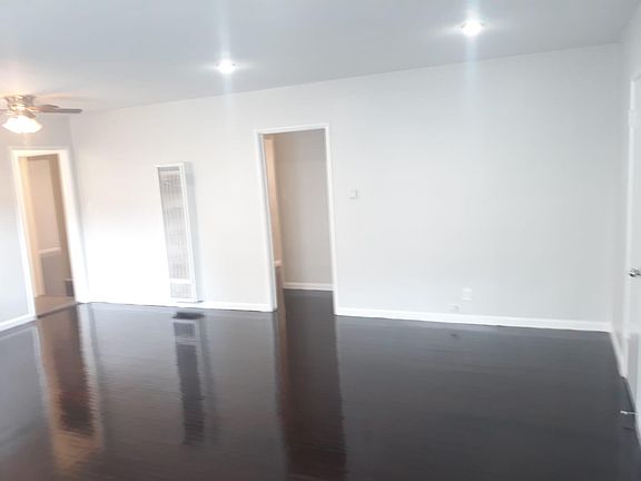 3rd image of 14355 Burbank Blvd #7