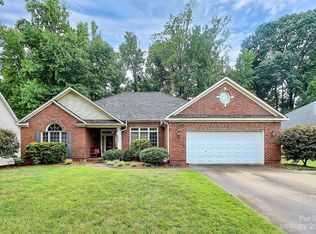 17607 Cambridge Grove Dr, Huntersville, NC 28078