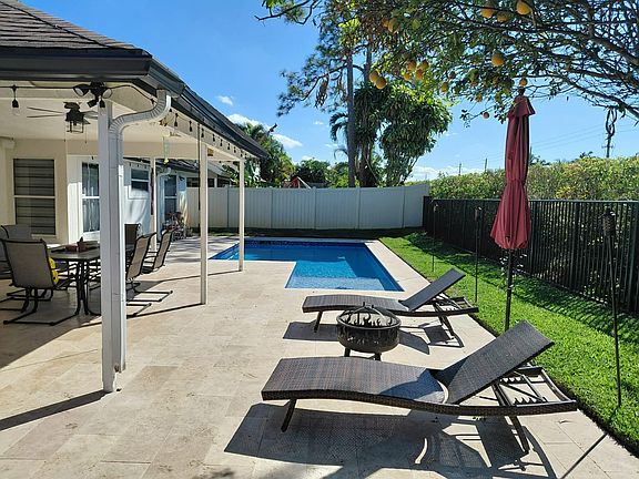 5th image of 13065 Meadowbreeze Dr