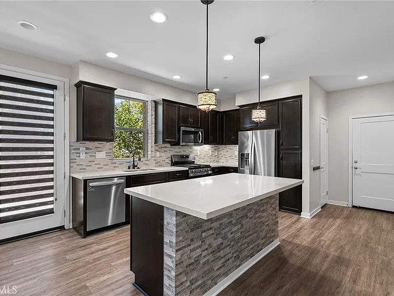 105 Red Brick Dr — Photo 4