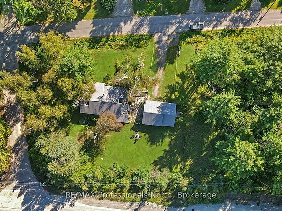 4th image of 1012 Shetland Rd
