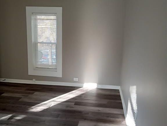 4th image of 418 Doniphan St