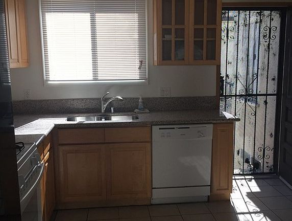 4th image of 16946 Brighton Ave