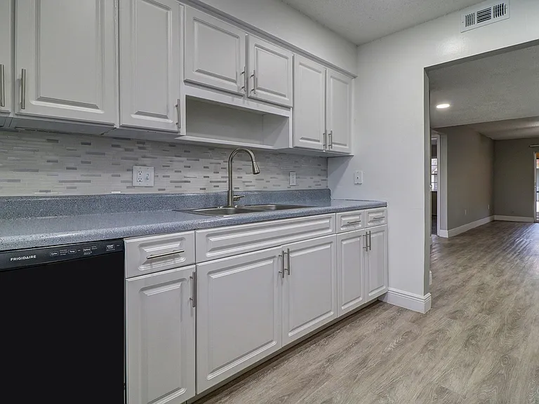 2x2 Diamond Kitchen 2x2 Diamond Kitchen