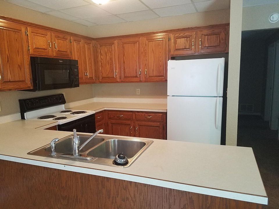 2nd image of 2825 Main St APT F