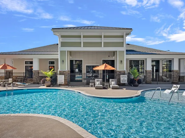 Hawthorne at Traditions