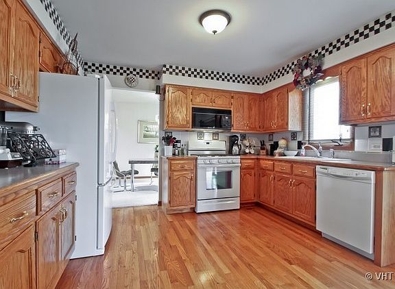 3rd image of 14829 Innisbrook Ln