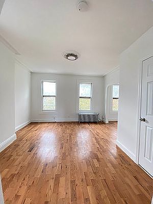 4th image of 267 18th St #3