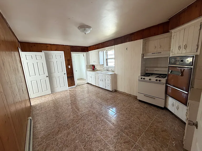 161 Liberty St #2 — Photo 4