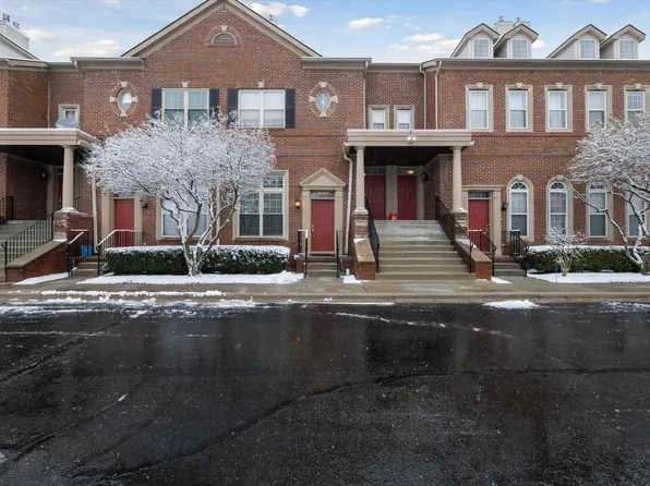 29282 Glen Oaks Blvd W, Farmington, MI 48334