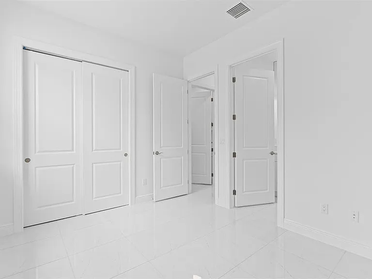 4931 Rivo Alto Cir — Photo 33