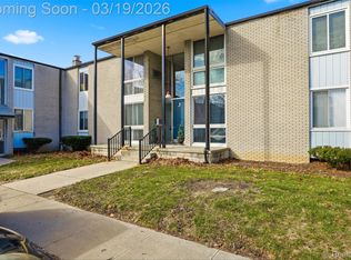 4030 W Thirteen Mile Rd APT J2, Royal Oak, MI 48073
