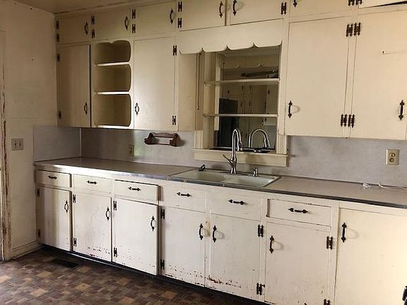 4th image of 852 E Boswell St