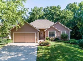 15402 Crimson St, Basehor, KS 66007