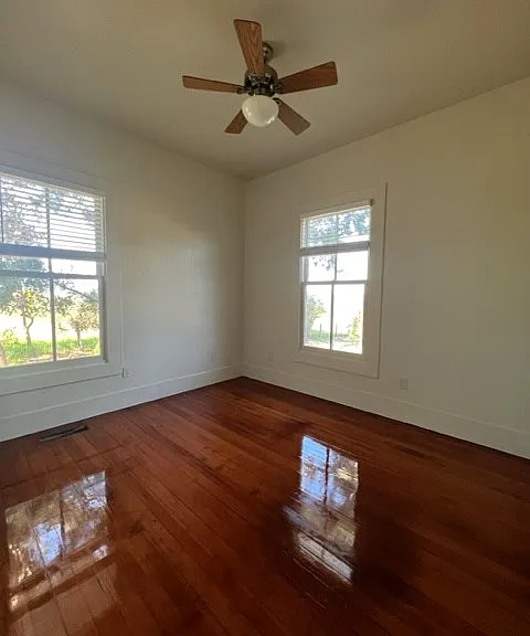1387 Barlow Ln — Photo 4