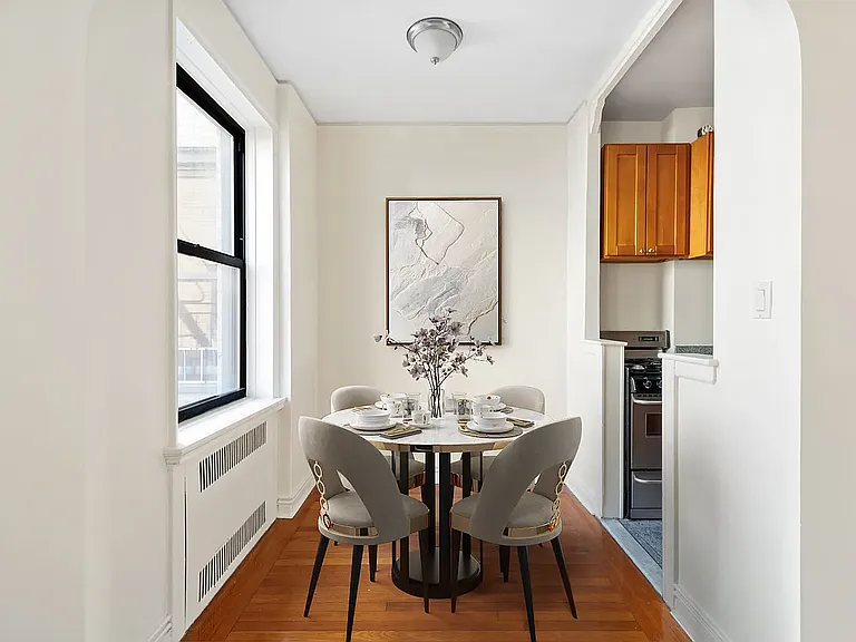 145 E 22nd St #1F — Photo 3