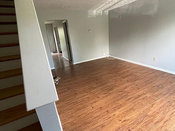 3rd image of 6445 Brookedge Ct