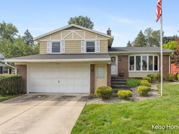1704 Millbank St SE, Grand Rapids, MI 49508