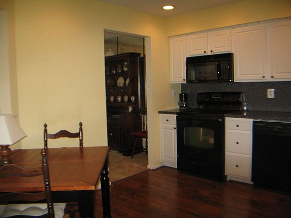 Open to Diningroom and Livingroom