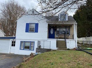 405 Devon Rd, Staunton, VA 24401