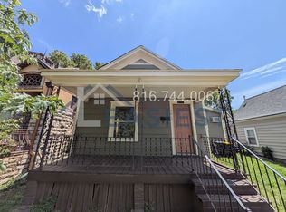 4613 Bell St, Kansas City, MO 64112