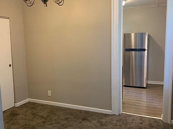 5th image of 872 Ross Ave
