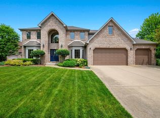 771 Evergreen Ln, Sugar Grove, IL 60554
