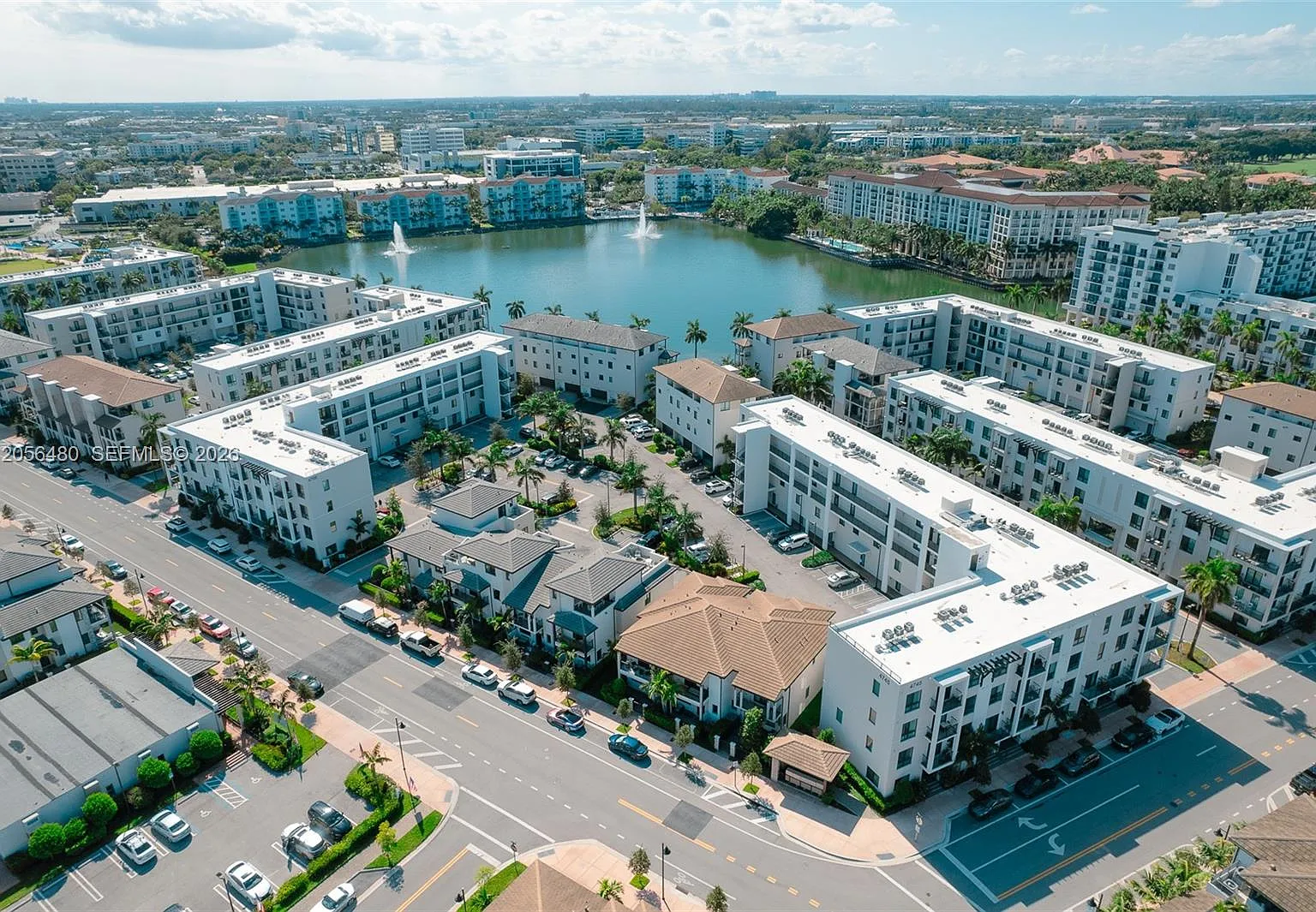 Urbana At The Residences — Photo 1