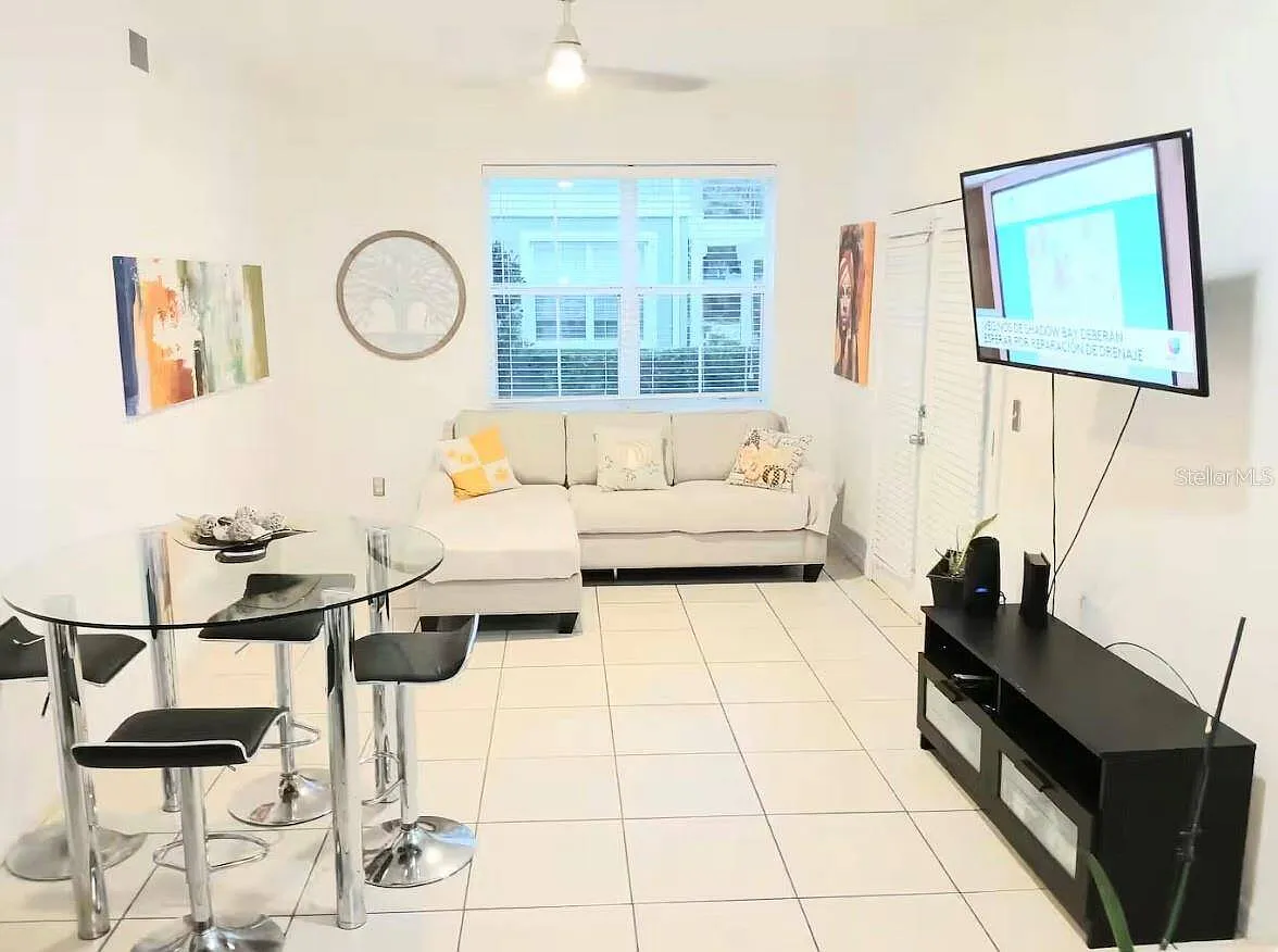 4 bed, 3.0 bath, 1470 sqft, $2,085 — Photo 2