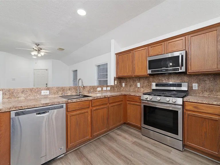7042 Durango Creek Ln — Photo 14