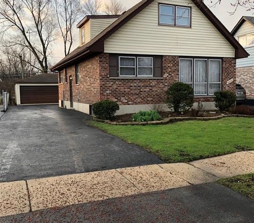 1st image of 16951 Glen Oaks Dr