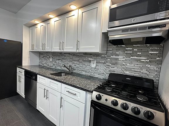 4th image of 45-35 42nd St #2G