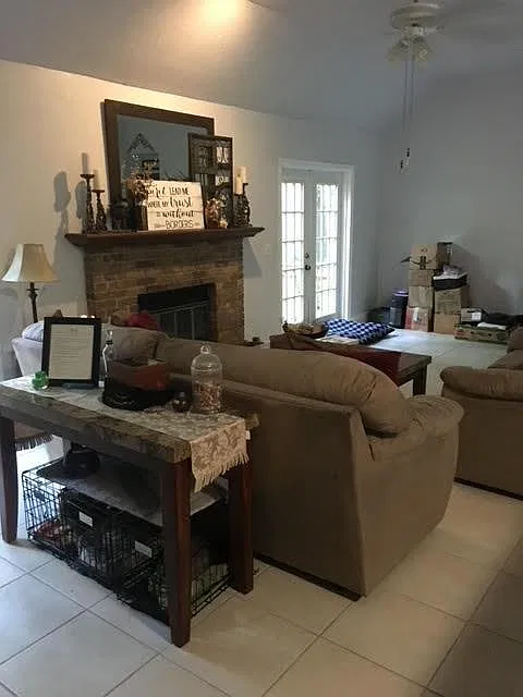 8410 SW 55th Pl — Photo 3