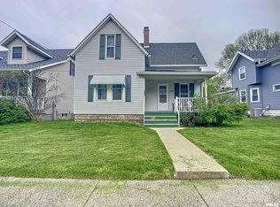 2420 4th St, Moline, IL 61265