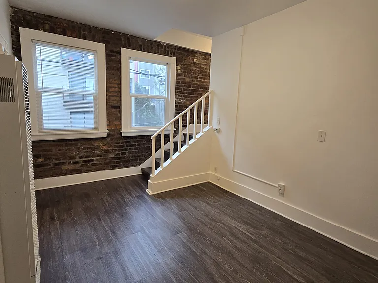 Ansonia Apartments — Photo 12